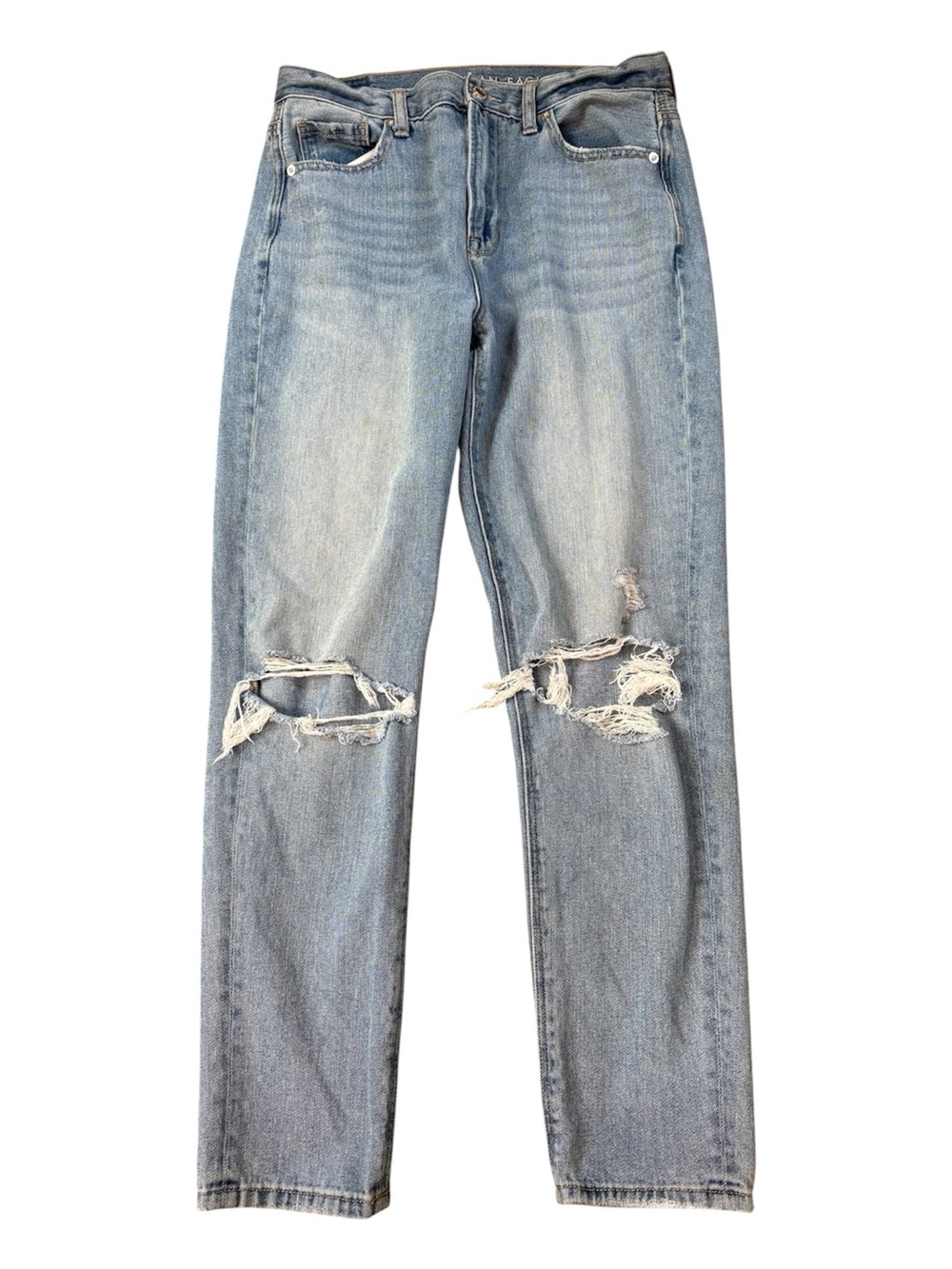 American Eagle Distressed Knee Mom Jeans. Size 4